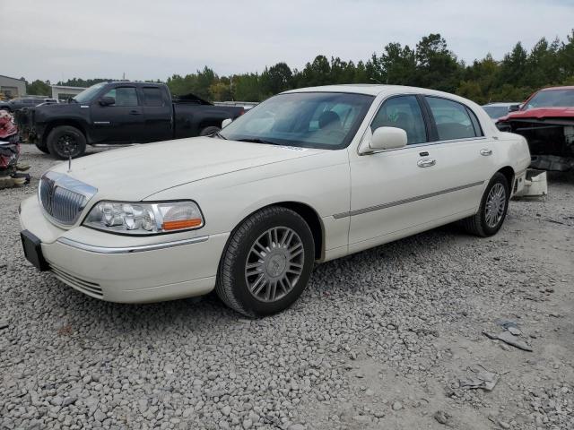 2006 Lincoln Town Car Signature Limited