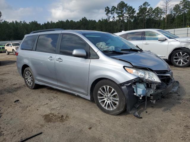 5TDYZ3DC9JS903695 Toyota SIENNA XLE
