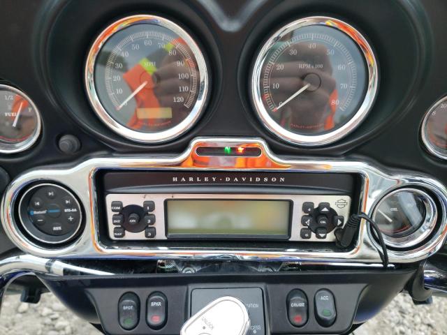 2011 HARLEY-DAVIDSON FLHTCU 1HD1FC412BB622645