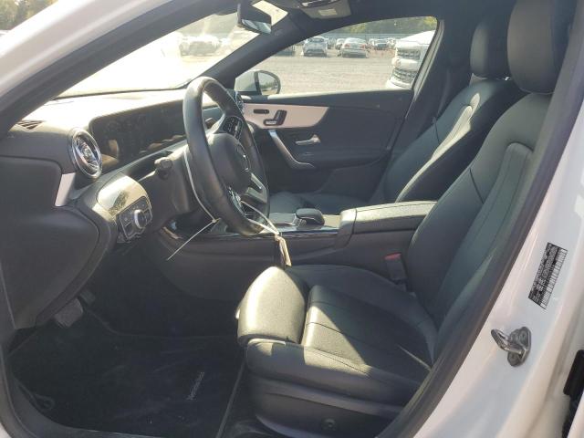 WDD3G4EB1KW005384 Mercedes-Benz A 220