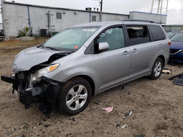 2016 Toyota Sienna LE