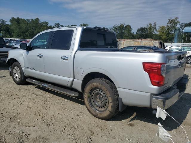  NISSAN TITAN 2018 Сріблястий