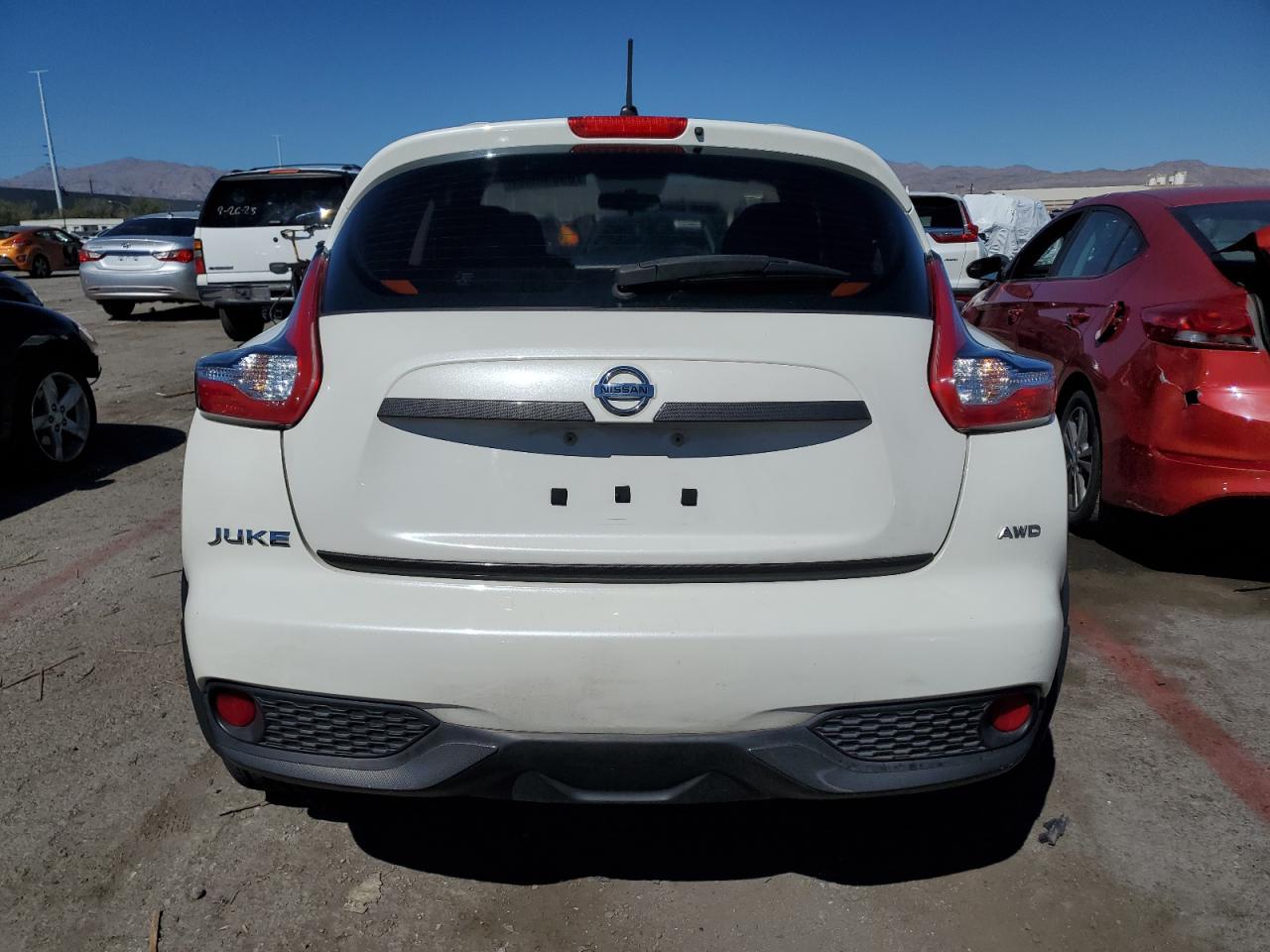 2015 Nissan Juke S vin: JN8AF5MV4FT566230