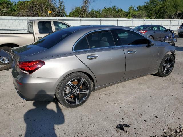 WDD3G4EB0KW001908 Mercedes-Benz A 220