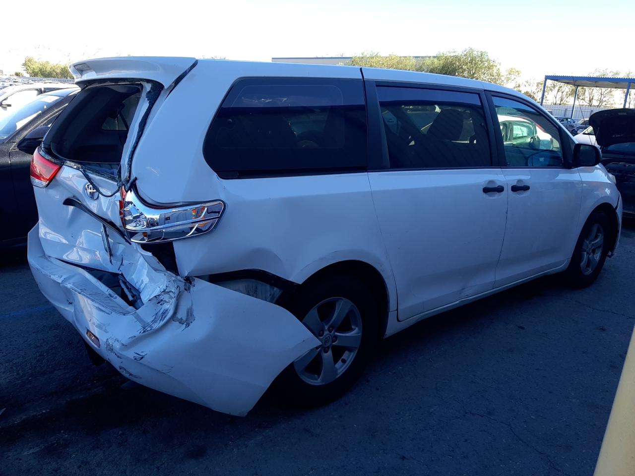 2013 Toyota Sienna vin: 5TDZK3DC4DS283481