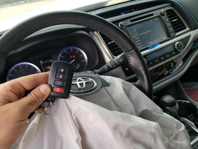 5TDKZRFH4KS551421 Toyota Highlander Se