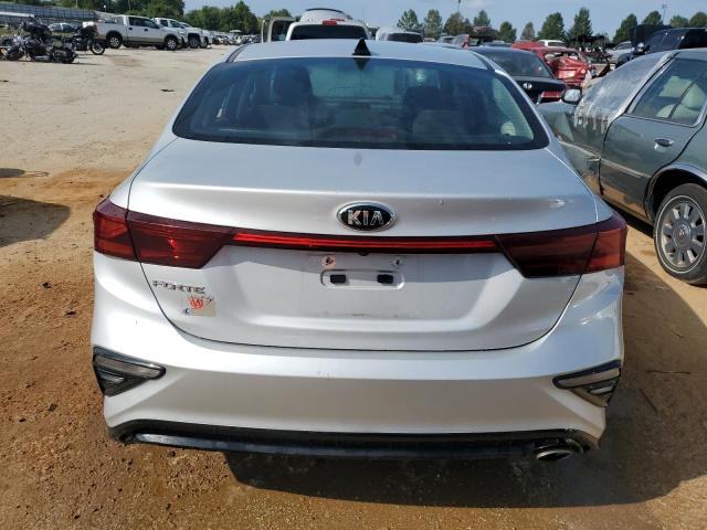 3KPF24AD2ME333679 KIA FORTE FE