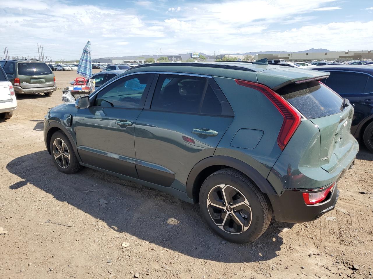 KNDCS3LF9P5076208 Kia Niro EX 2