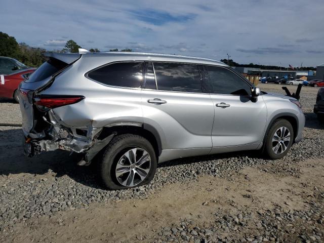 VIN 5TDGZRBH3MS062507 2021 Toyota Highlander, Xle no.3