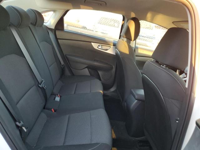 3KPF24AD4PE538733 KIA FORTE LX