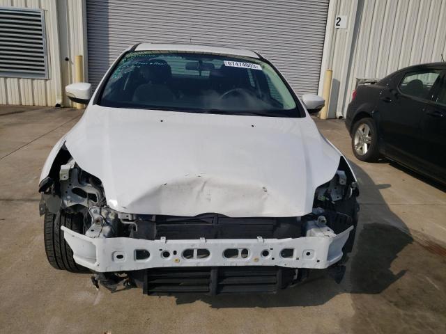 1FADP3F28EL317656 Ford FOCUS SE