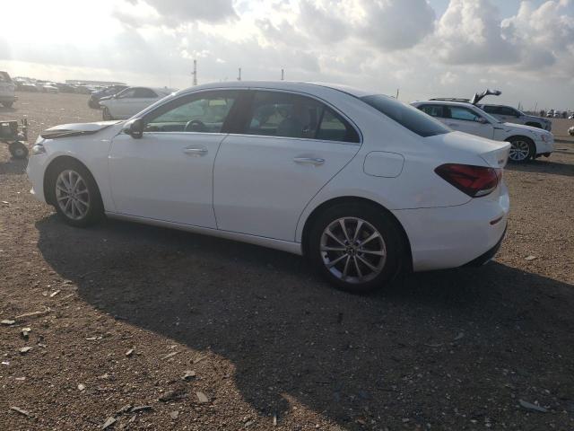 WDD3G4EB3KW025426 Mercedes-Benz A-Class A 220 2