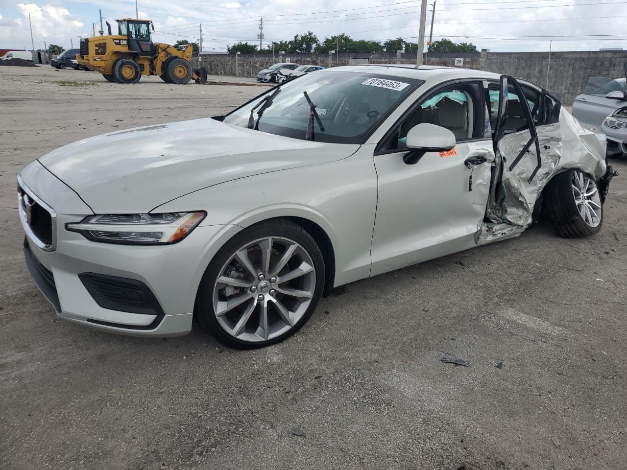 7JR102FK0KG004408 VOLVO 164E 2019