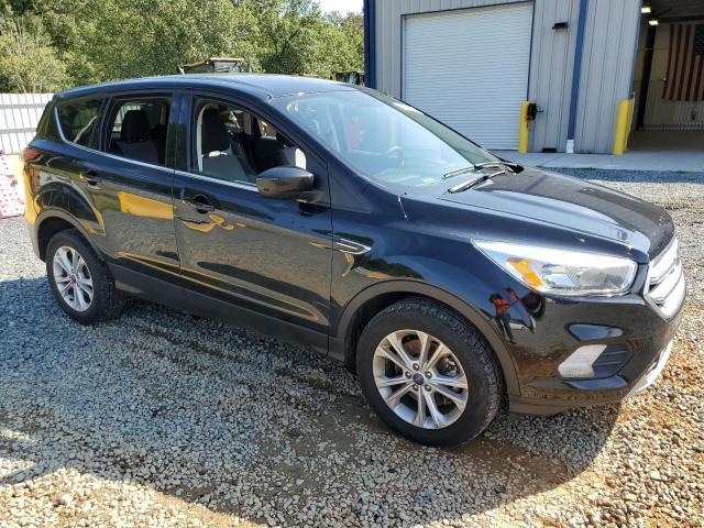 1FMCU9GD0HUE37706 Ford ESCAPE SE