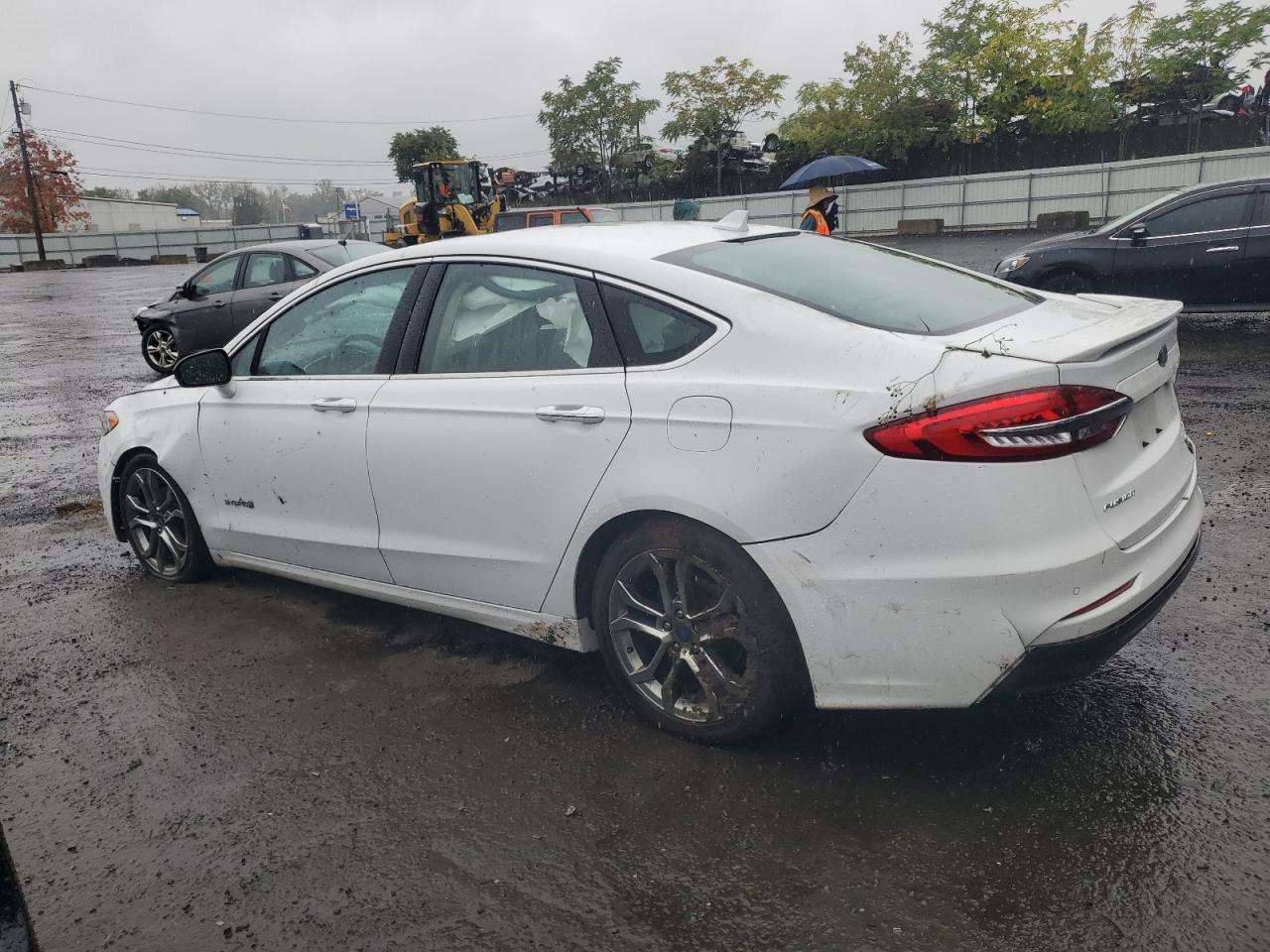 3FA6P0RU3KR124221 FORD FUSION 2019
