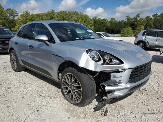 VIN WP1AA2A54JLB00379 2018 Porsche Macan no.4