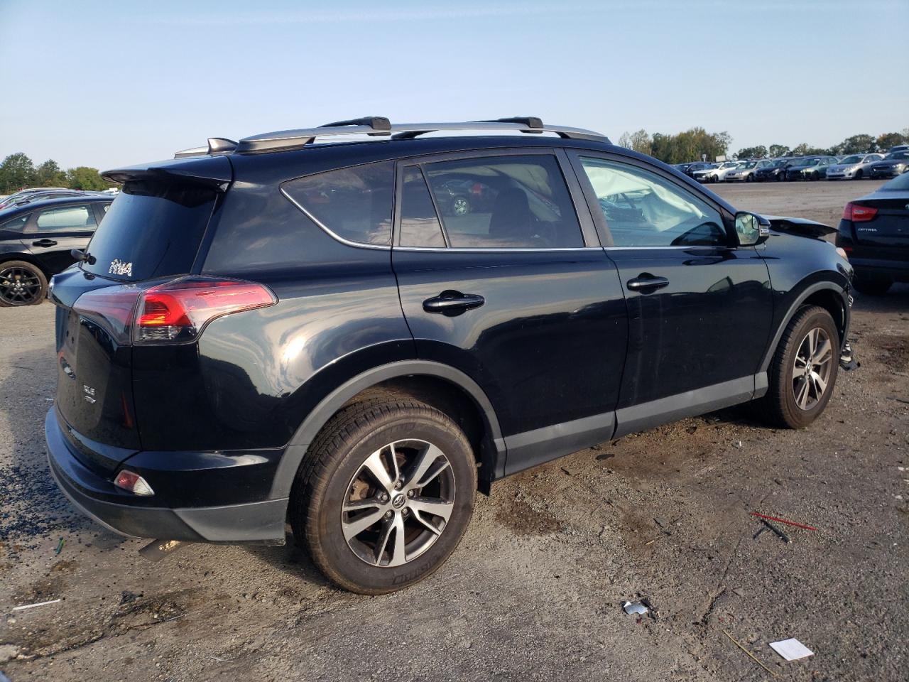2T3RFREV6HW605811 TOYOTA RAV4 2017