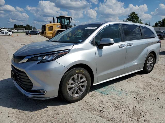 2022 Toyota Sienna XLE