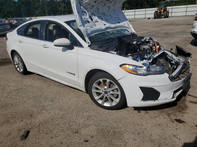 3FA6P0LU7KR235167 Ford Fusion SE 4