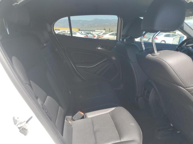 WDCTG4EB3KU013857 Mercedes-Benz GLA 250