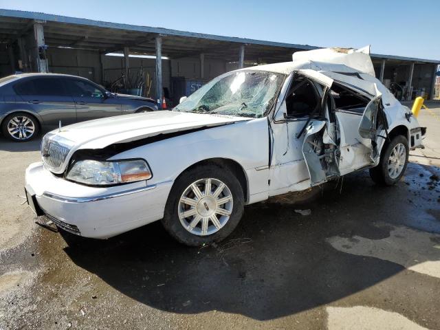 2011 Lincoln Town Car Signature Limited