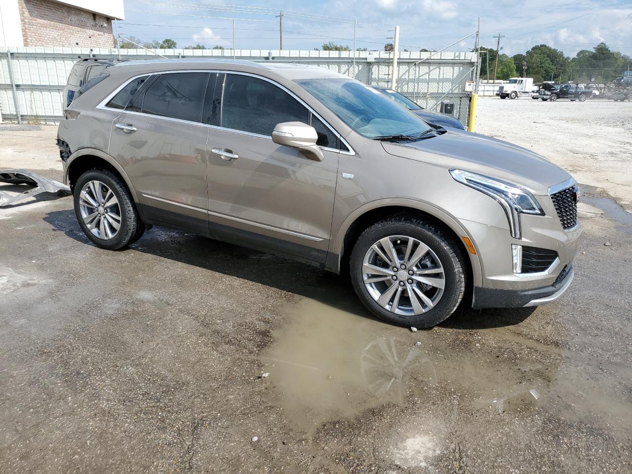 1GYKNCRS2PZ138820 Cadillac XT5 PREMIU 4