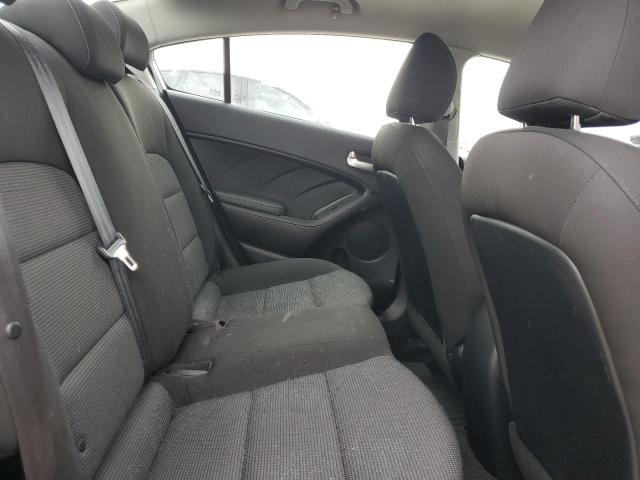 3KPFK4A70JE200649 KIA FORTE LX