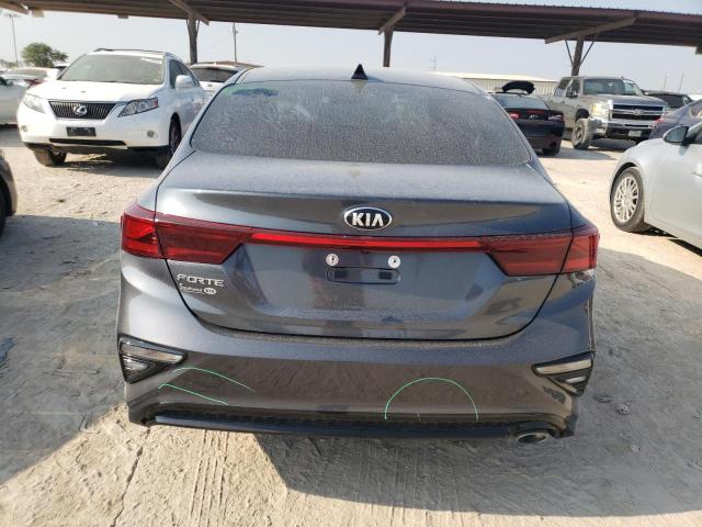 3KPF24AD8ME372325 KIA FORTE FE