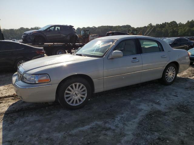 2004 Lincoln Town Car Executive