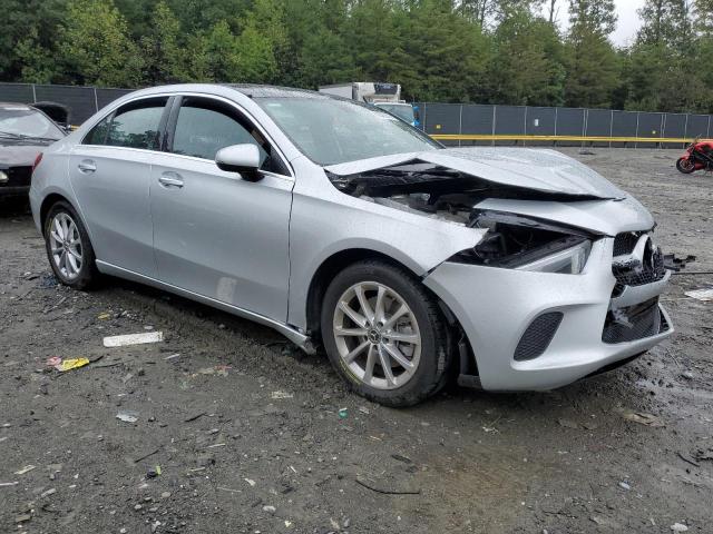 W1K3G4FB1MJ269963 Mercedes-Benz A 220 4matic