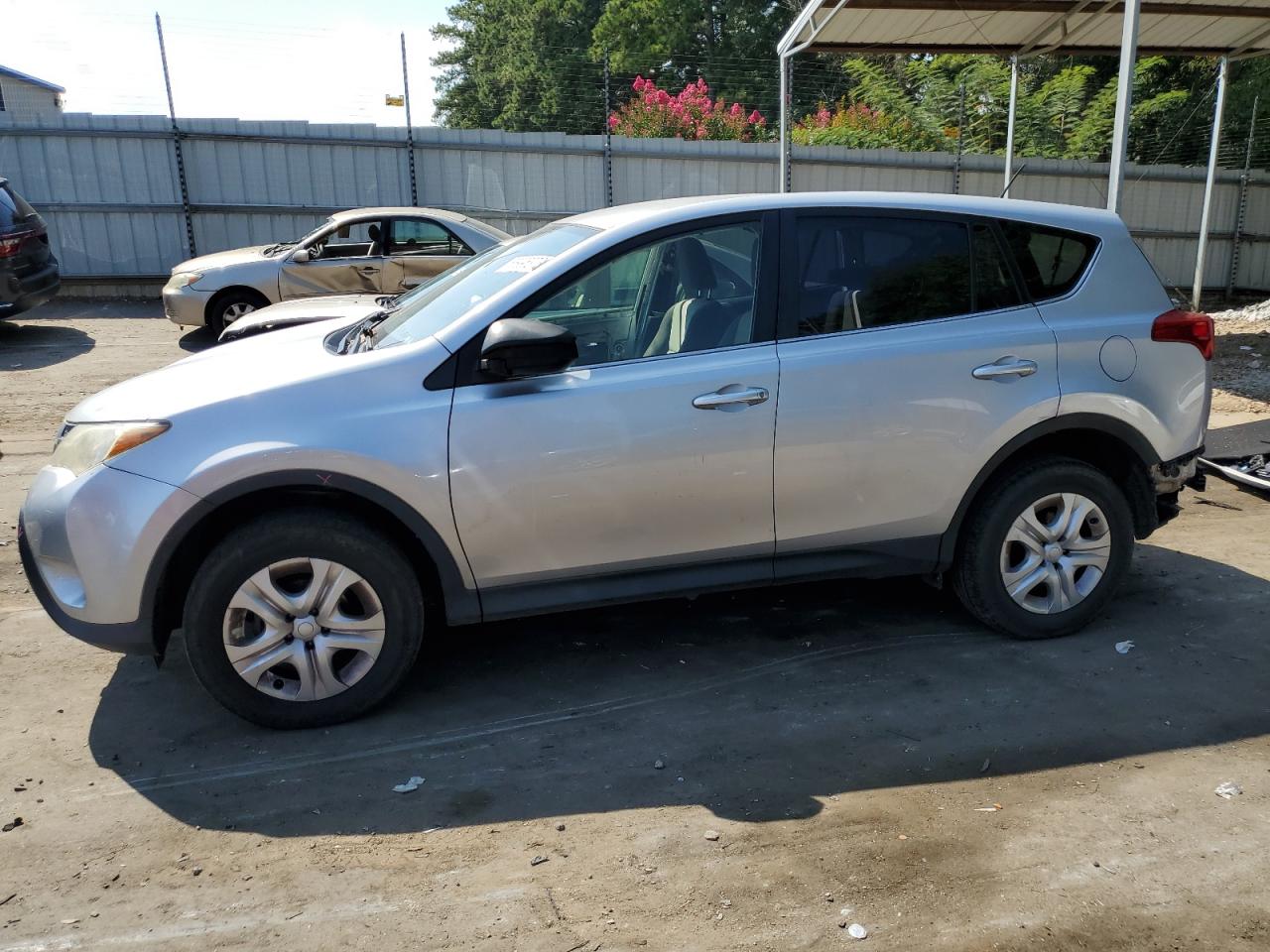 JTMZFREV7FJ053585 2015 Toyota Rav4 Le