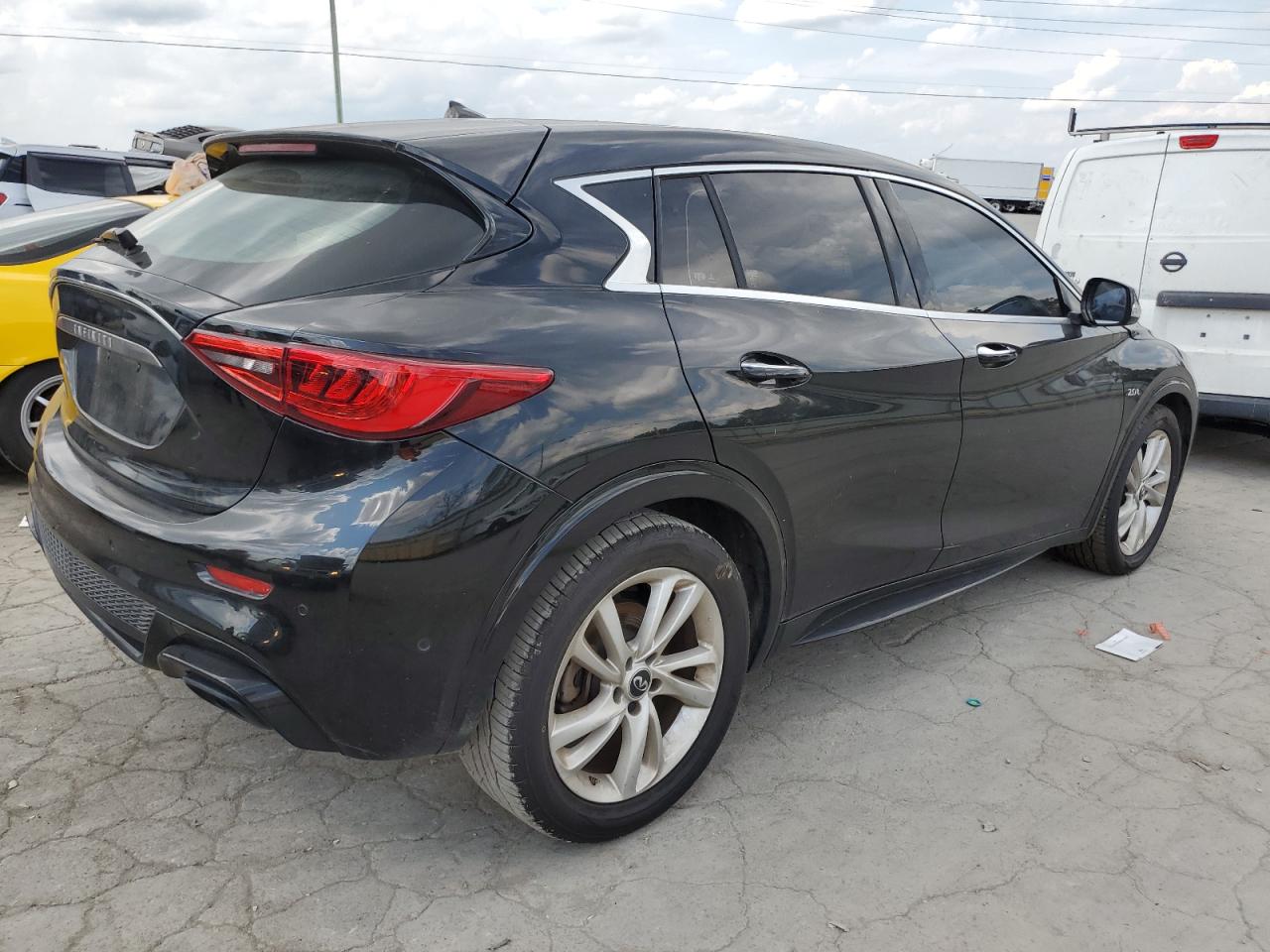 2018 Infiniti Qx30 Base vin: SJKCH5CP8JA060970