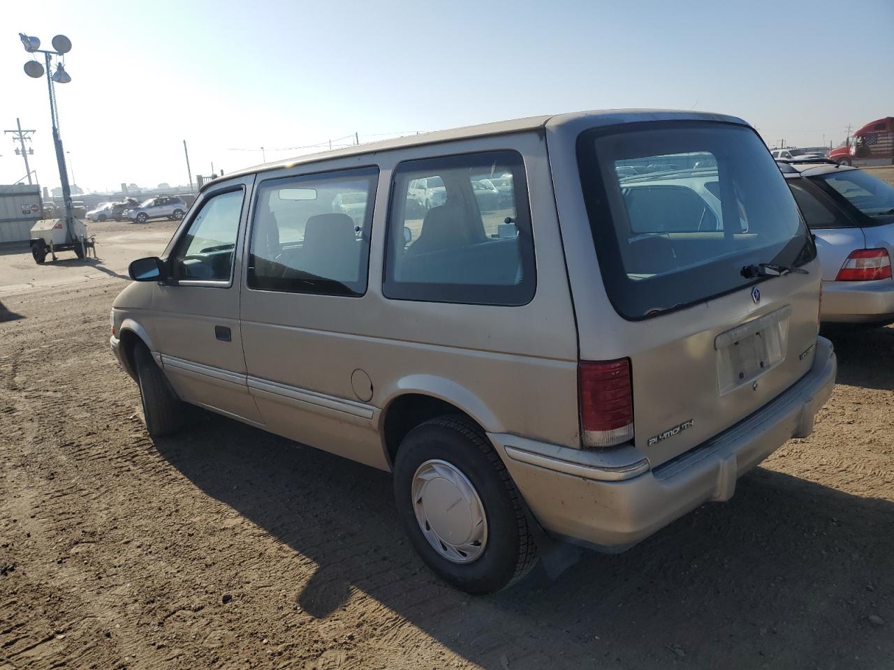 2P4GH2534NR522161 1992 Plymouth Voyager