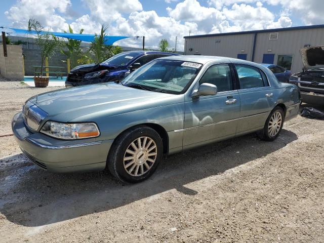 2004 Lincoln Town Car Executive