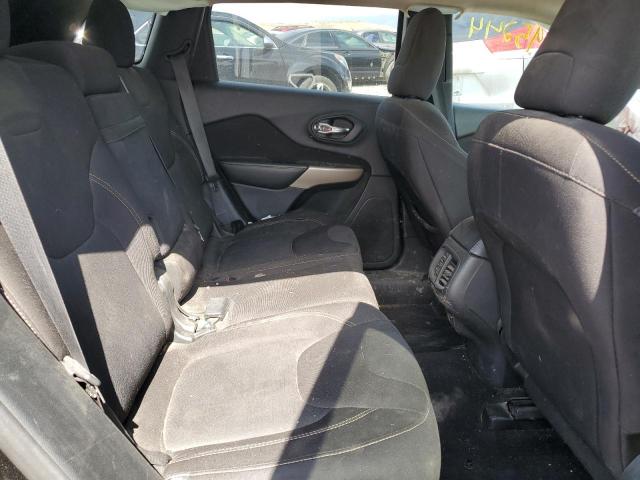 1C4PJLCS6HW663351 Jeep Cherokee Latitude