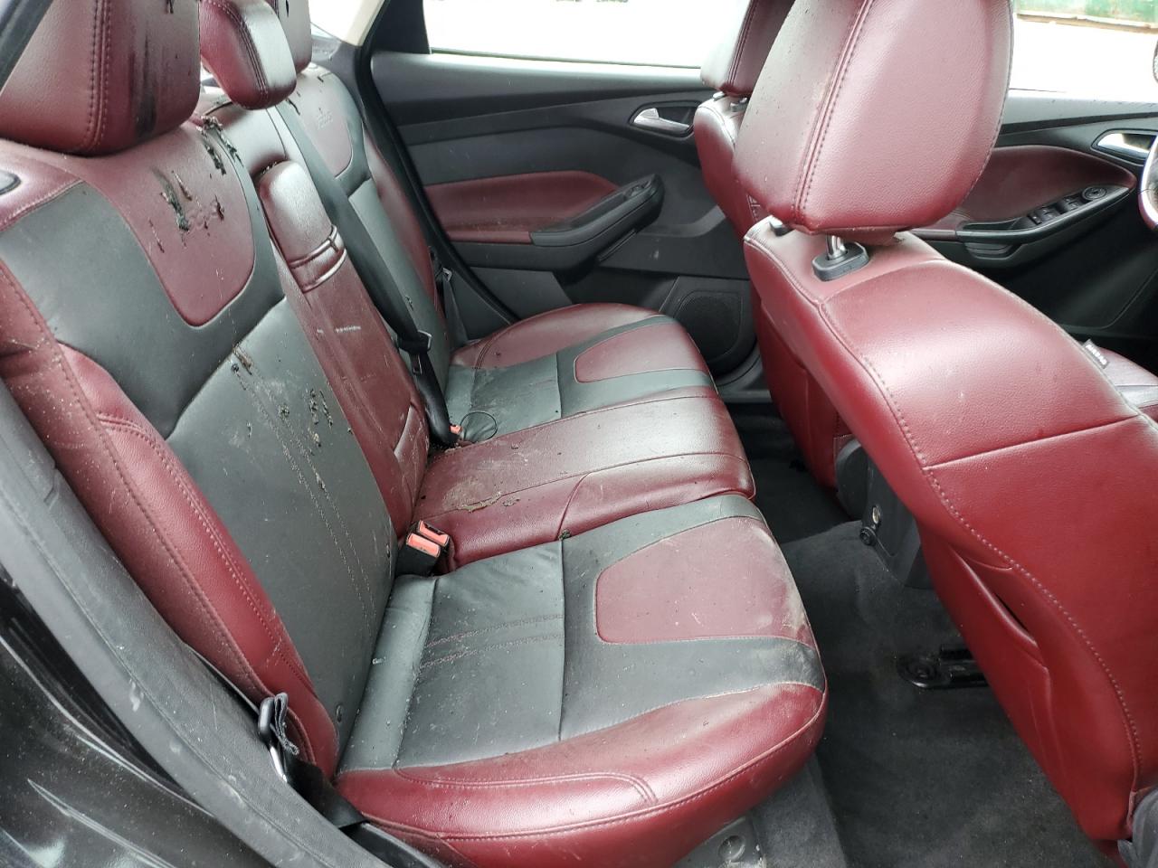 1FAHP3F24CL448453 2012 Ford Focus Se