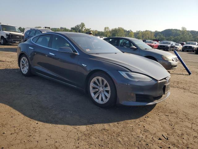 Хетчбеки TESLA MODEL S 2016 Сірий
