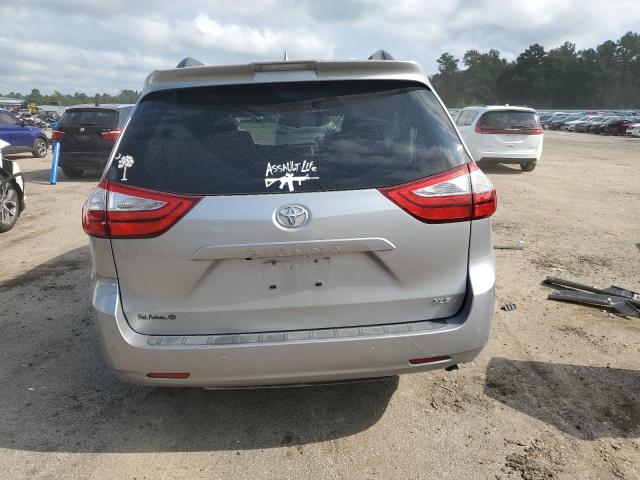5TDYZ3DC9JS903695 Toyota SIENNA XLE