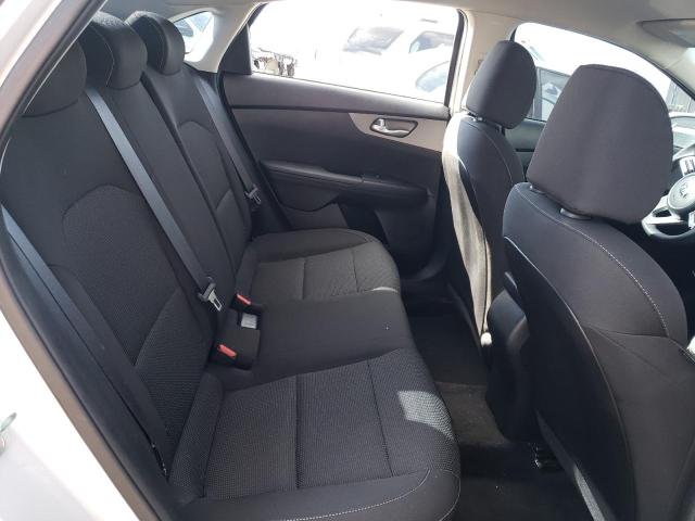 3KPF24AD0KE060299 KIA FORTE FE