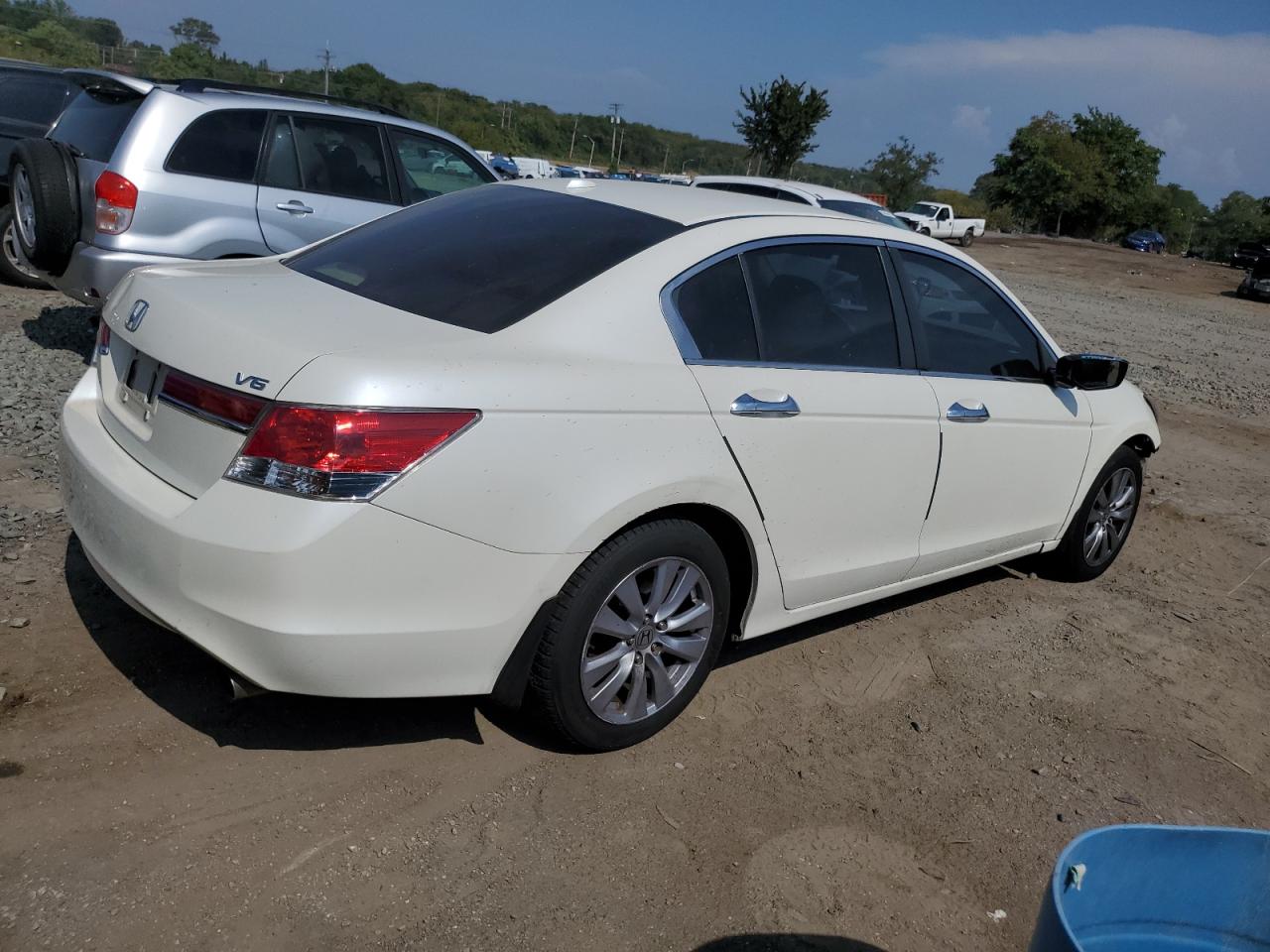 1HGCP3F81BA004886 2011 Honda Accord 3.5 Ex-L