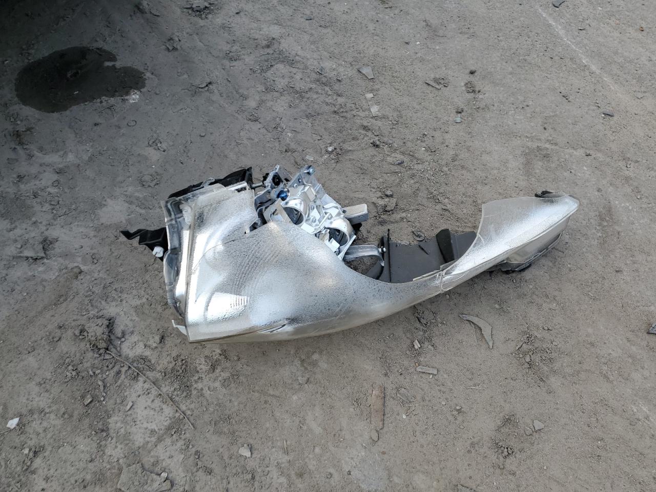 Фото: 1N4AZ0CP2FC325118 - 12