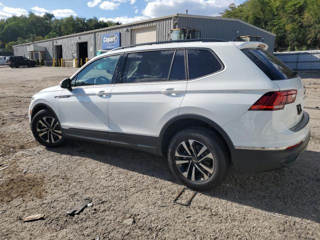 3VVRB7AX5PM093080 Volkswagen Tiguan S 2