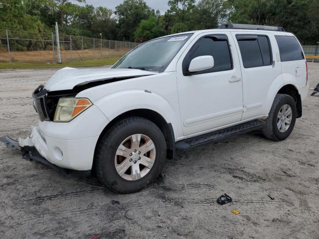 2005 Nissan Pathfinder LE