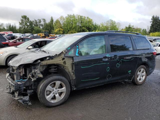 Lot #2489502271 2015 TOYOTA SIENNA LE salvage car