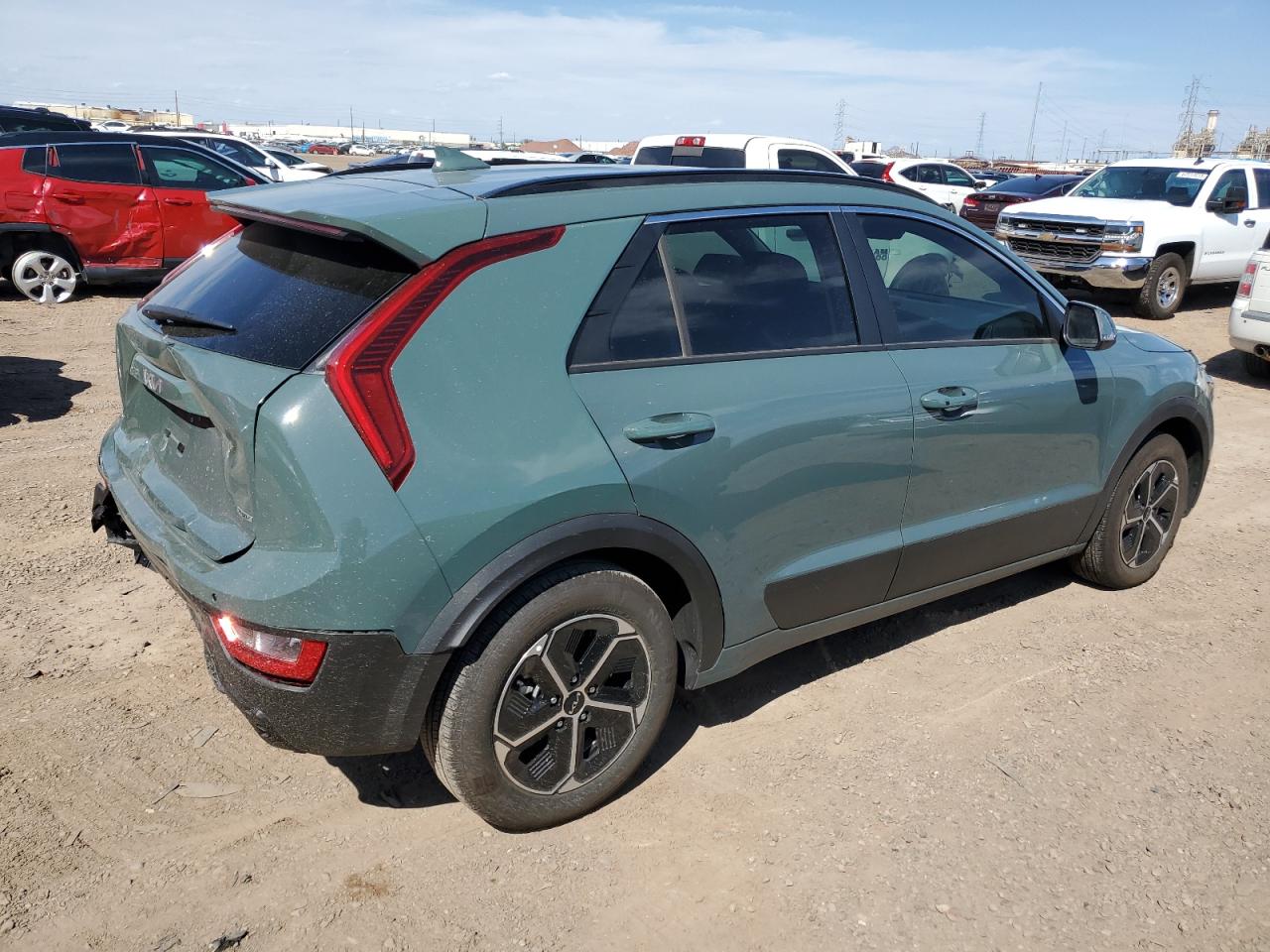 KNDCS3LF9P5076208 Kia Niro EX 3