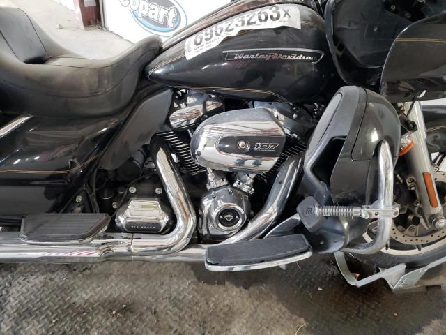 2017 HARLEY-DAVIDSON FLTRU 1HD1KGD15HB660236