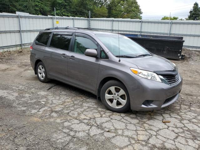 VIN 5TDKK3DC7ES462083 2014 Toyota Sienna, LE no.4