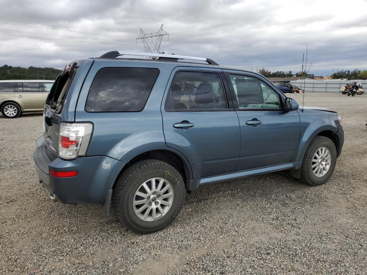 4M2CN9HG3AKJ09444 2010 Mercury Mariner Premier