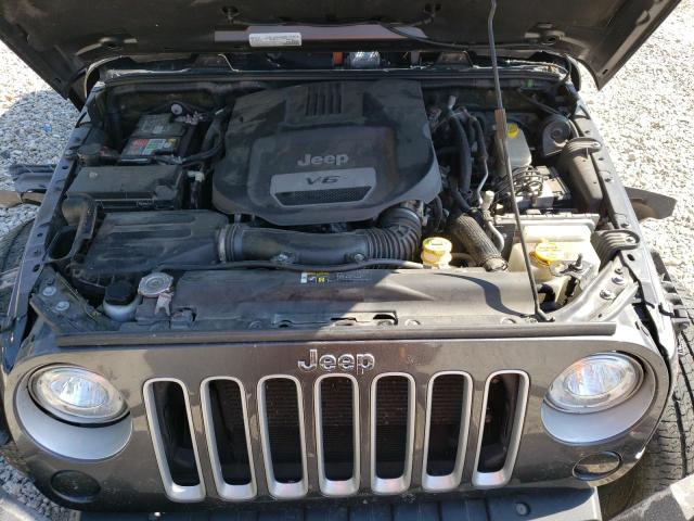 1C4BJWEG0HL613504 Jeep Wrangler Unlimited Sahara