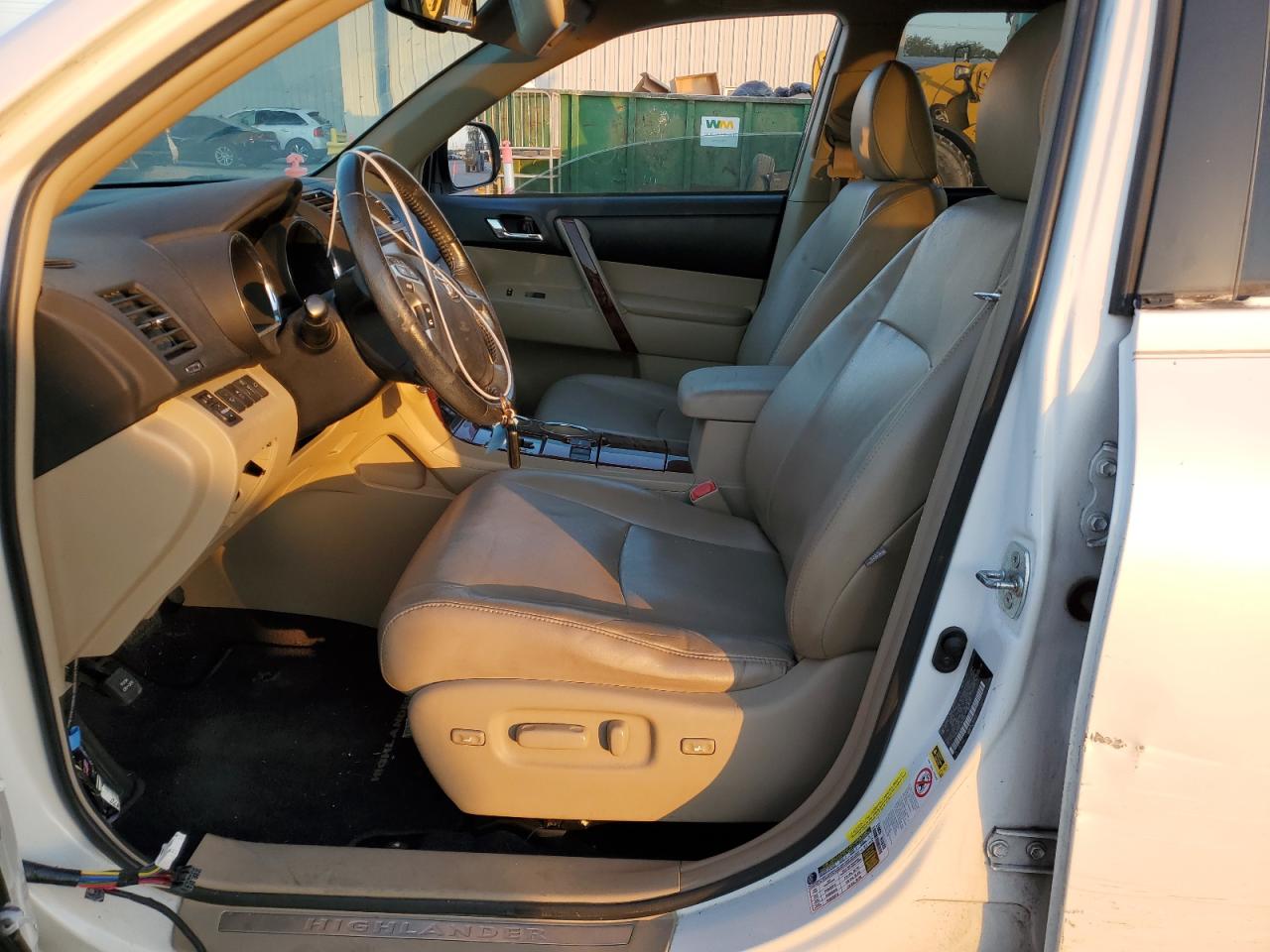 TOYOTA HIGHLANDER LIMITED